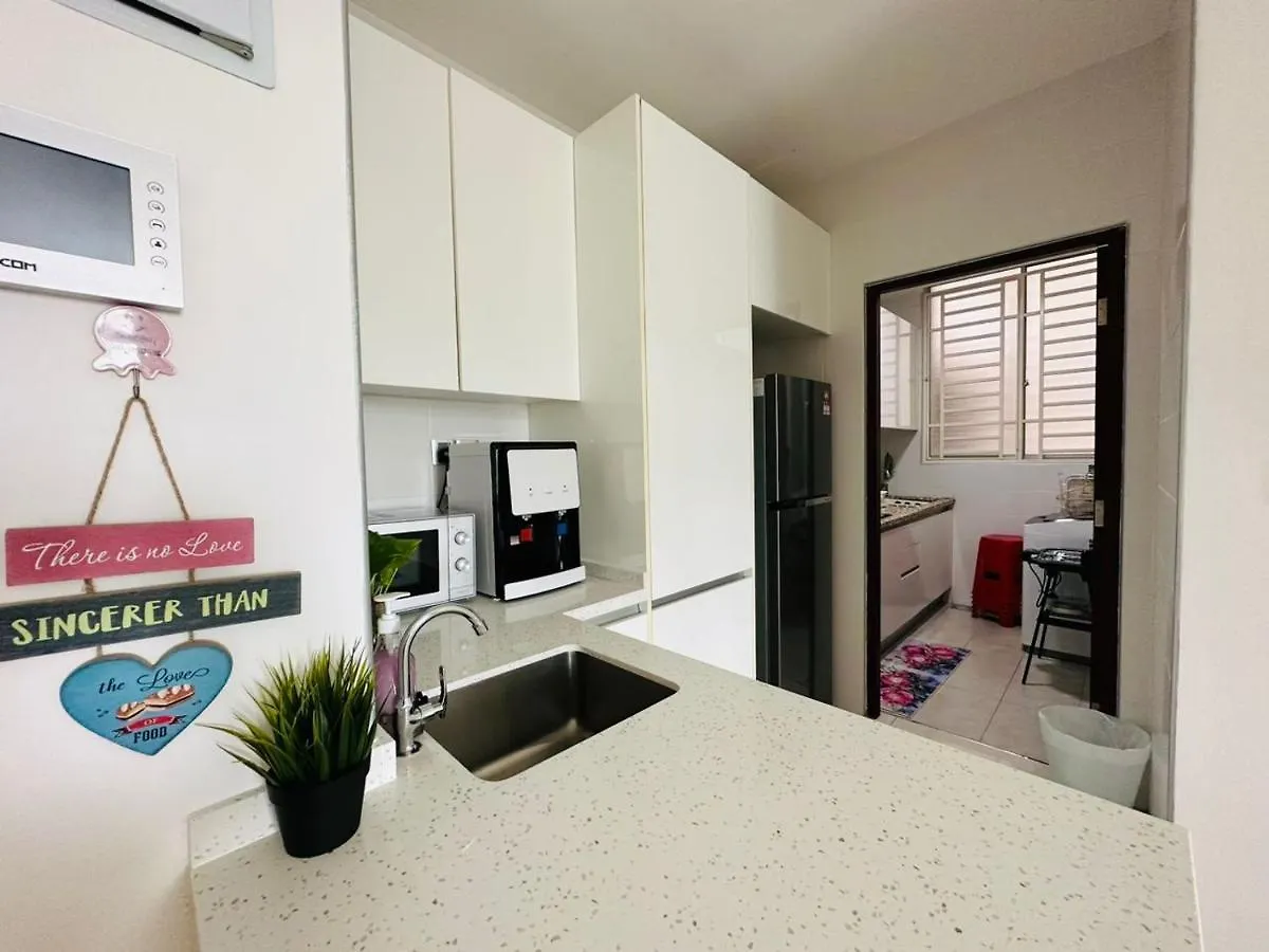 Paragon Residence 8-12Pax-Big Balcony With Bbq Johor Bahru