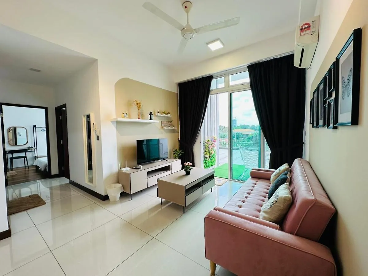 Paragon Residence 8-12Pax-Big Balcony With Bbq Johor Bahru
