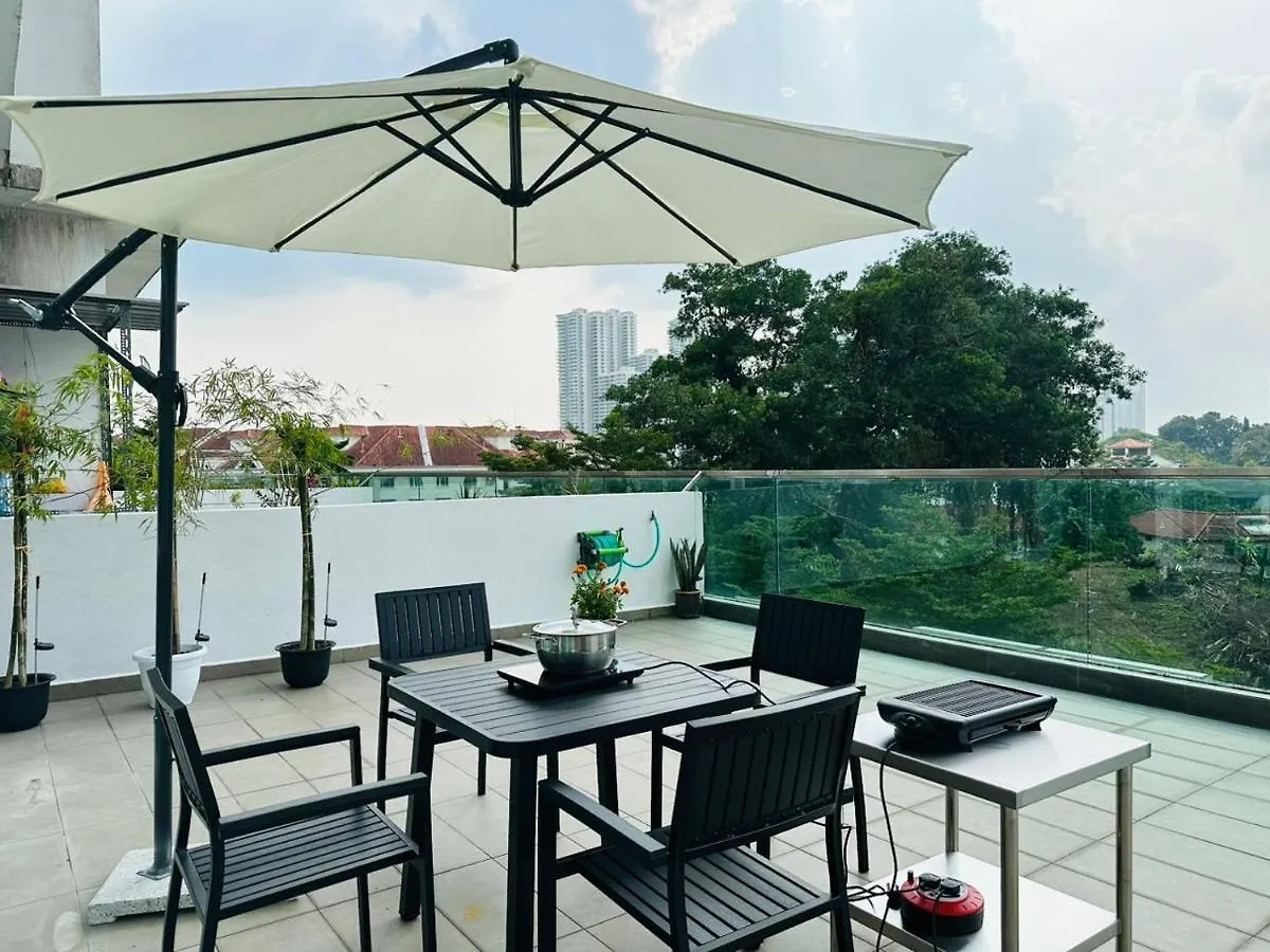 Paragon Residence 8-12Pax-Big Balcony With Bbq Johor Bahru