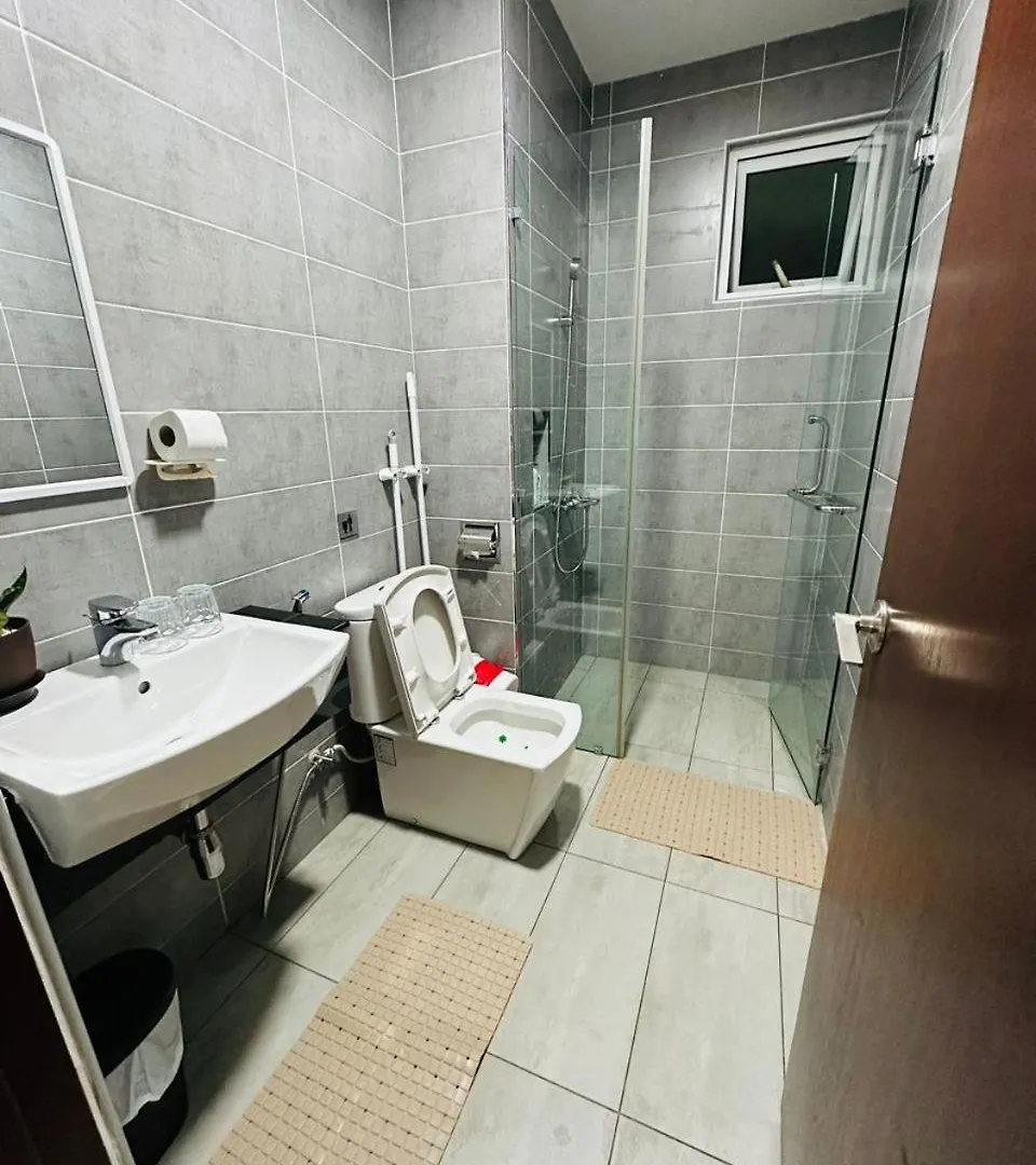 Paragon Residence 8-12Pax-Big Balcony With Bbq Johor Bahru