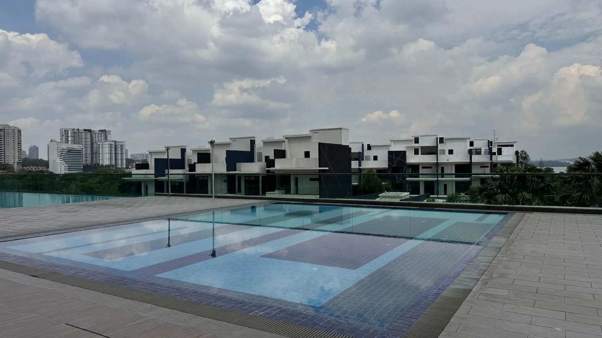 Paragon Residence 8-12Pax-Big Balcony With Bbq Johor Bahru 0*,  Malajsie